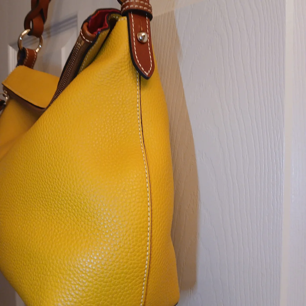 Dooney & Bourke Yellow Leather Hobo Bag . Brand New!!💗💗💗NWT/New - Picture 4 of 6